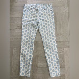 VINEYARD VINES PRINTED WHITE JEANS.  SIZE 6.
